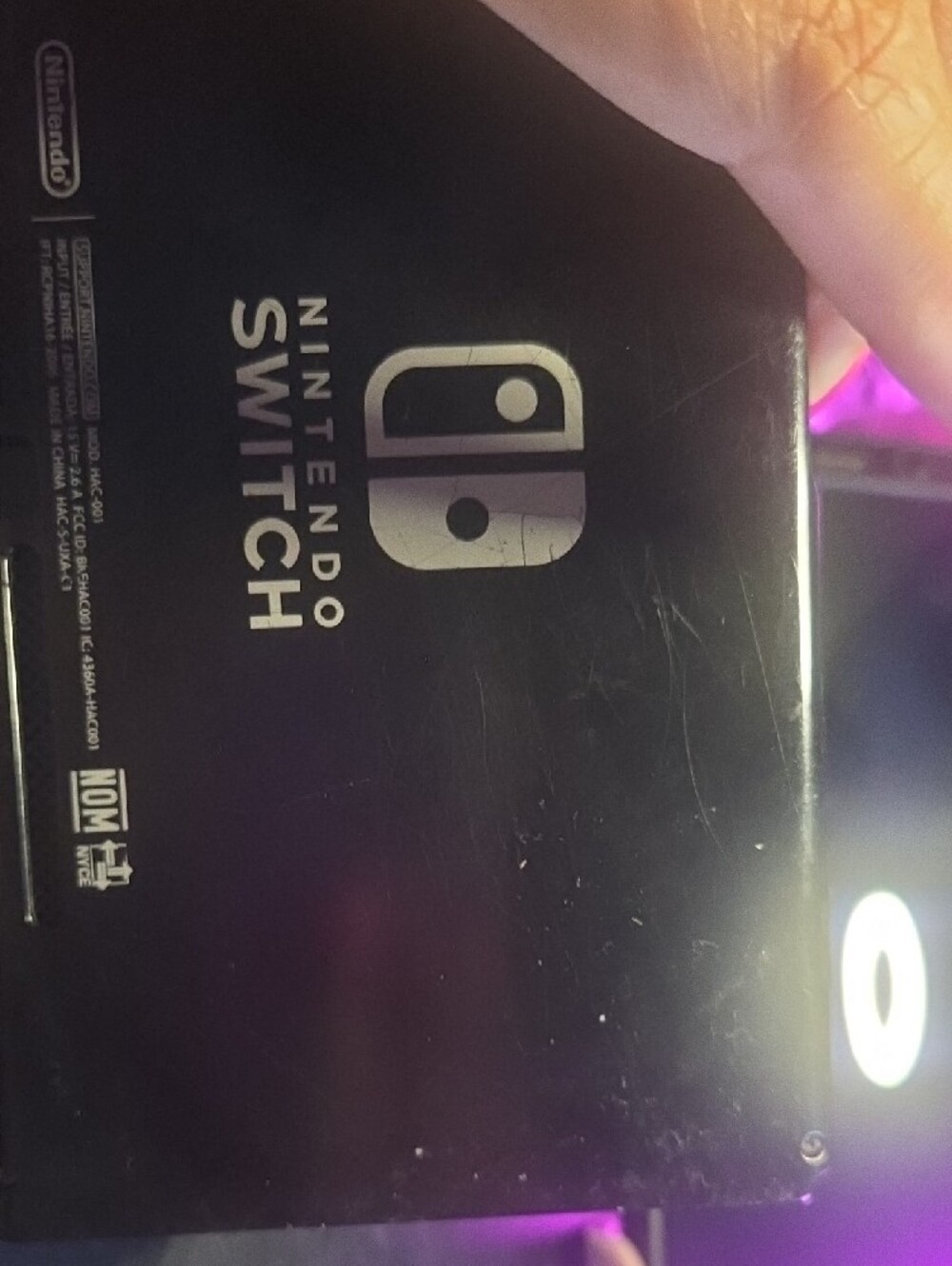 Nintendo Switch Console, No Controller, Works - Picture 4 of 7